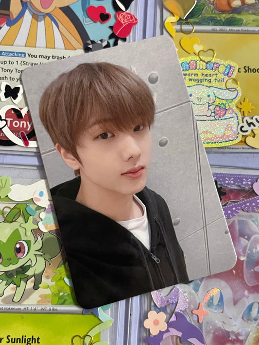 Jisung Hello Future POB